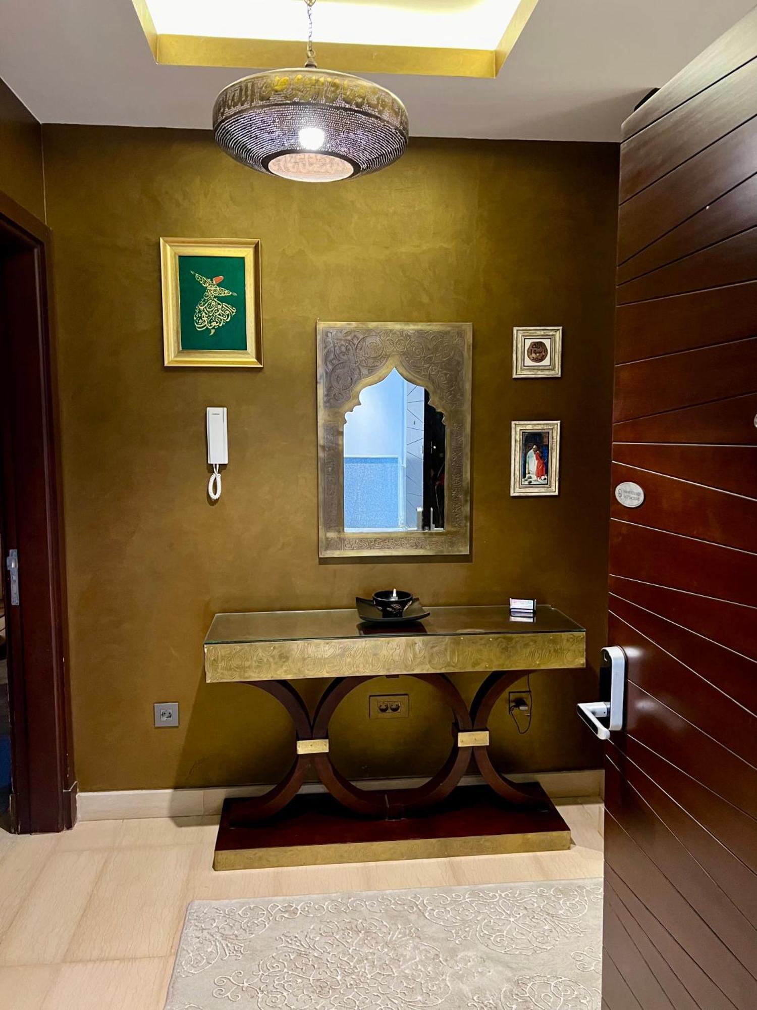 Cfc Ultra Luxurious Andalusian With Garden & Office *